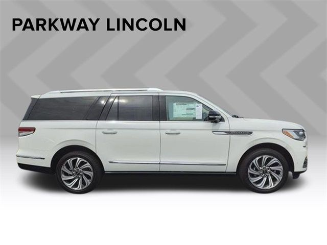 2023 Lincoln Navigator L Reserve