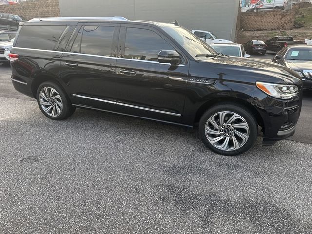 2023 Lincoln Navigator L Reserve