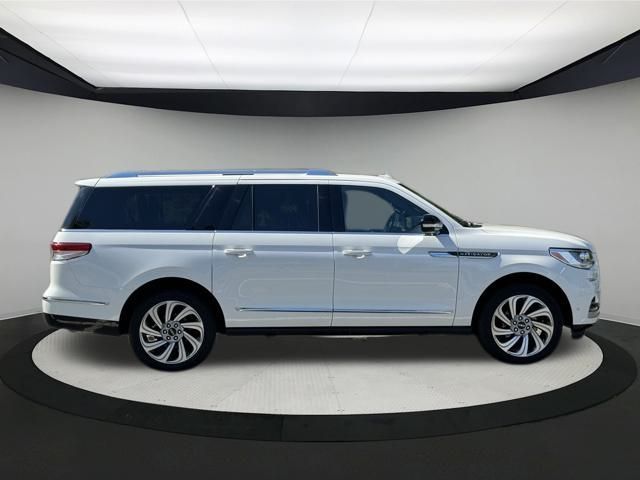 2023 Lincoln Navigator L Reserve