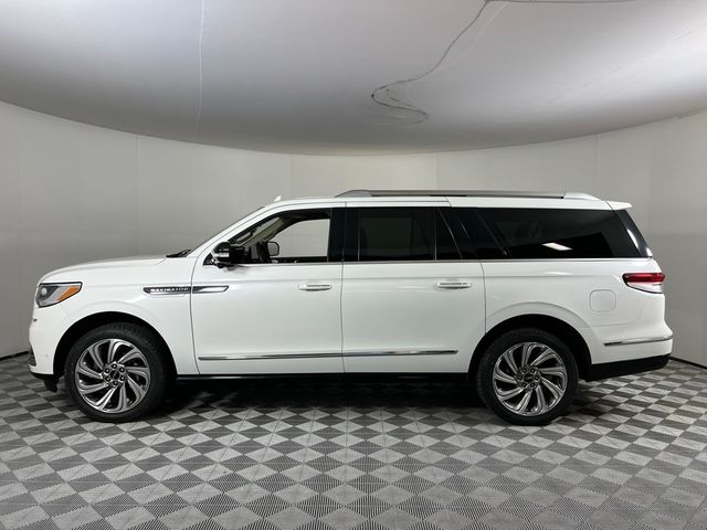 2023 Lincoln Navigator L Reserve