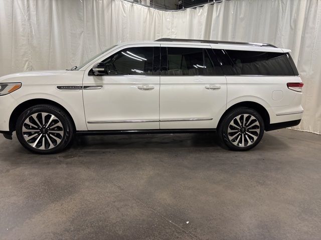 2023 Lincoln Navigator L Reserve