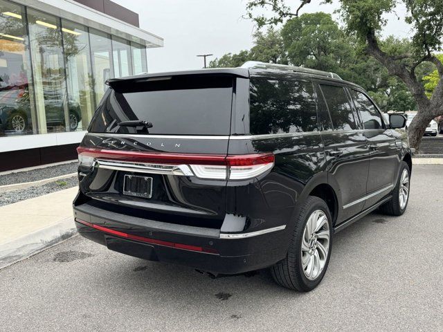 2023 Lincoln Navigator Standard