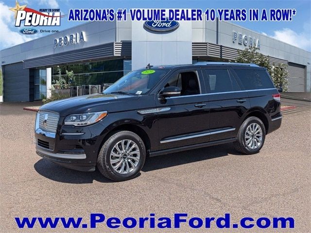 2023 Lincoln Navigator Standard