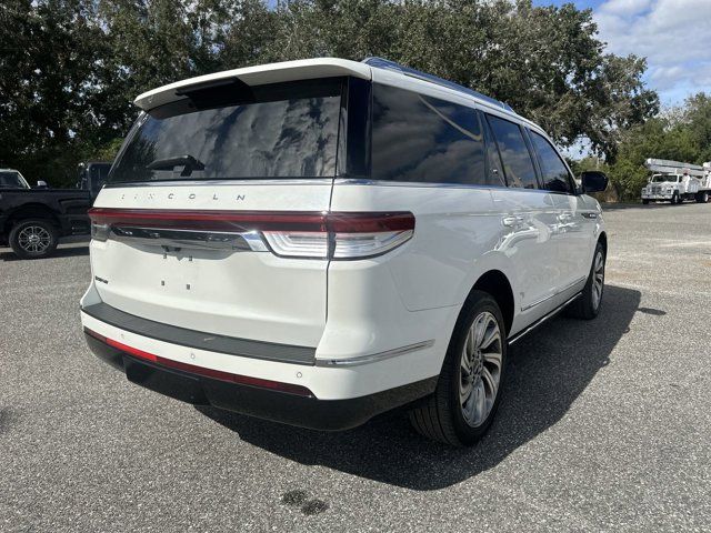 2023 Lincoln Navigator Standard