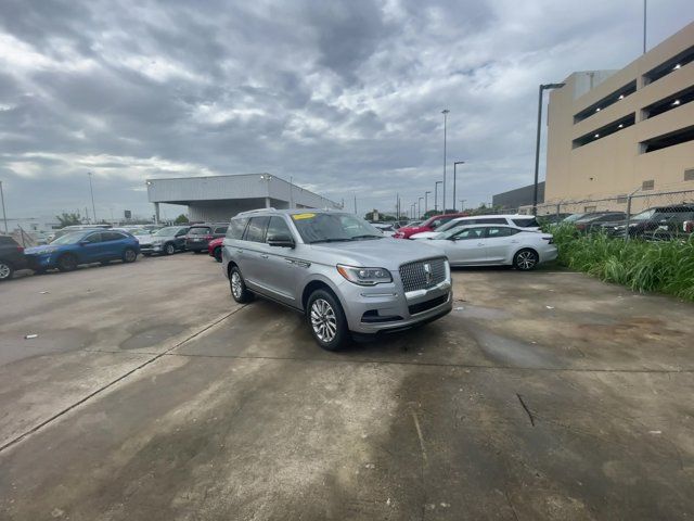 2023 Lincoln Navigator Standard