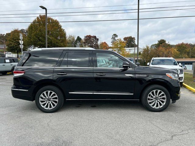 2023 Lincoln Navigator Standard