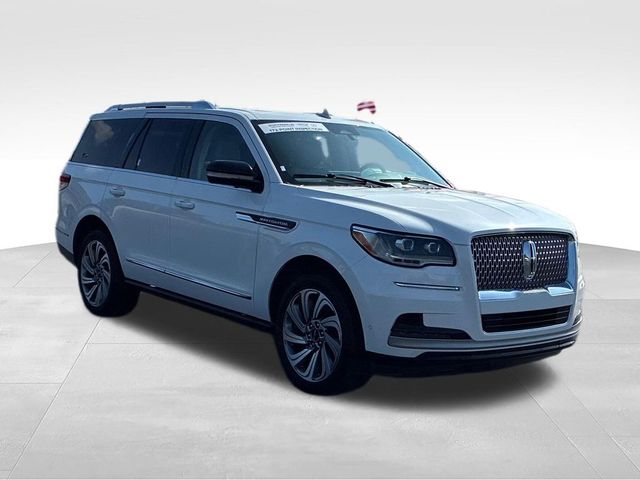 2023 Lincoln Navigator Standard