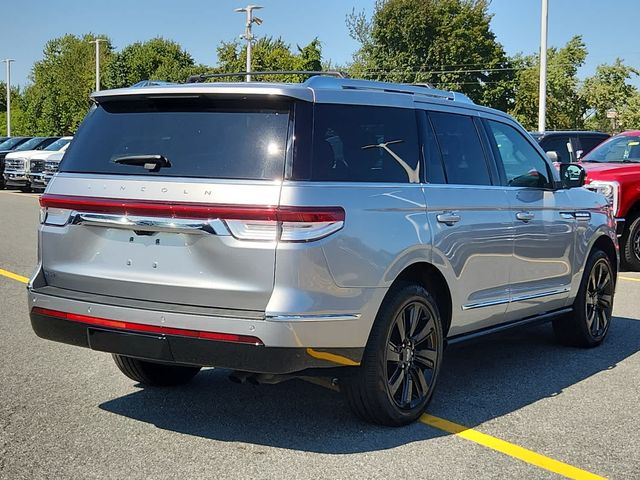 2023 Lincoln Navigator Standard