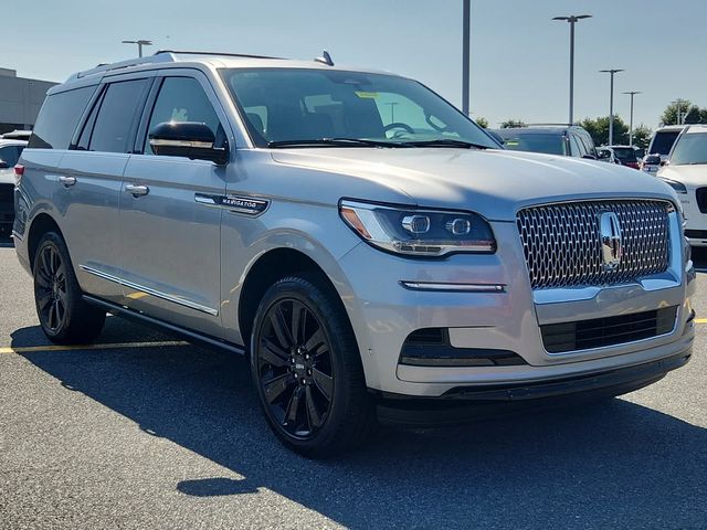 2023 Lincoln Navigator Standard