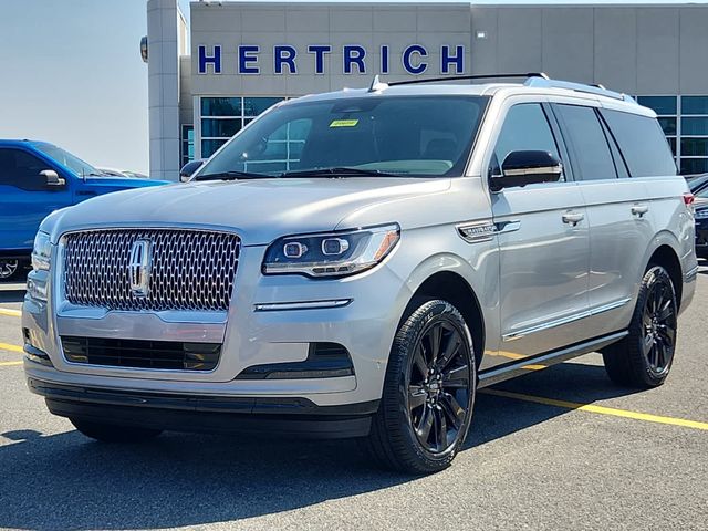 2023 Lincoln Navigator Standard