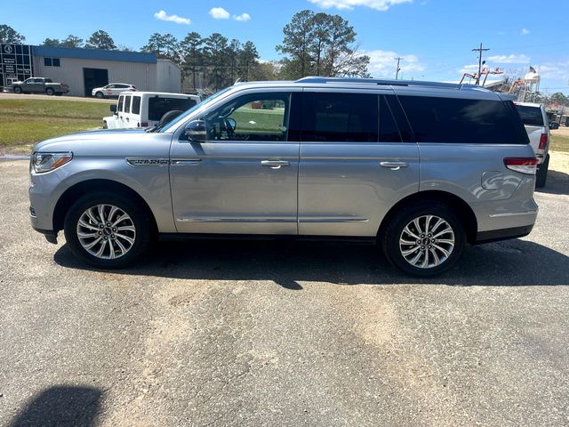 2023 Lincoln Navigator Standard