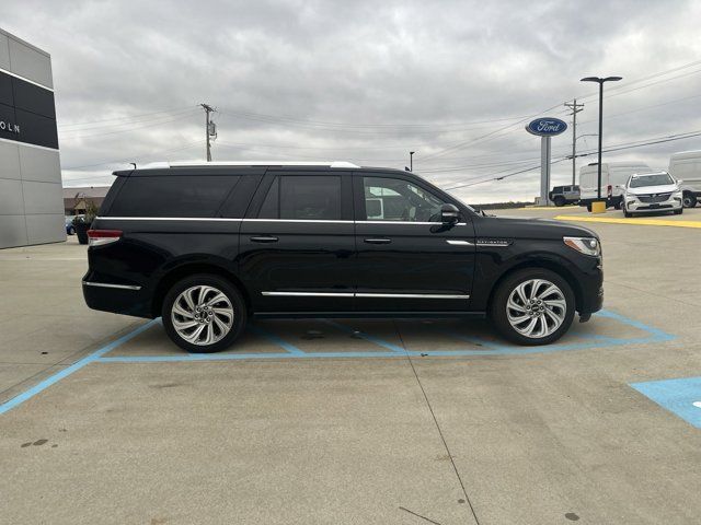 2023 Lincoln Navigator L Reserve