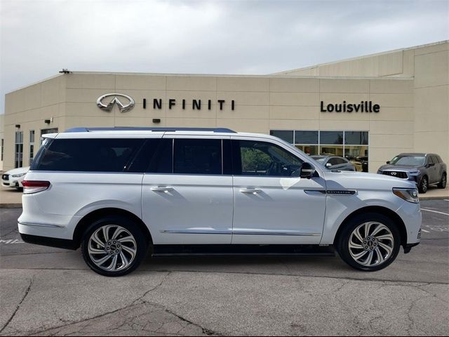 2023 Lincoln Navigator L Reserve