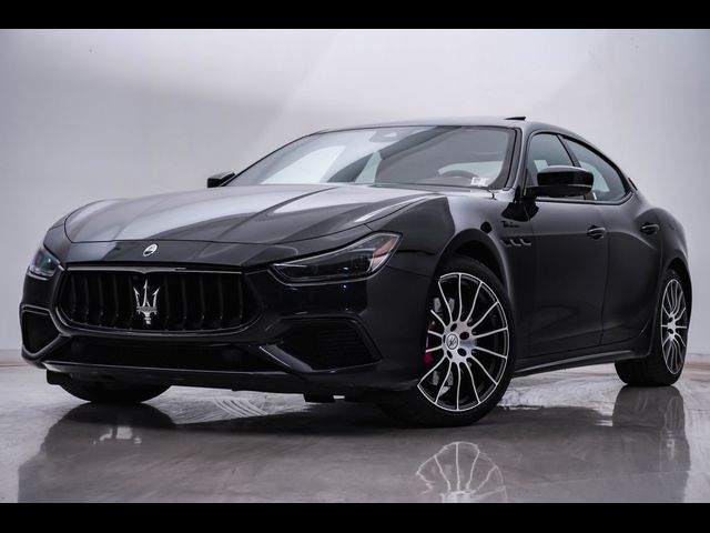 2023 Maserati Ghibli Modena Q4