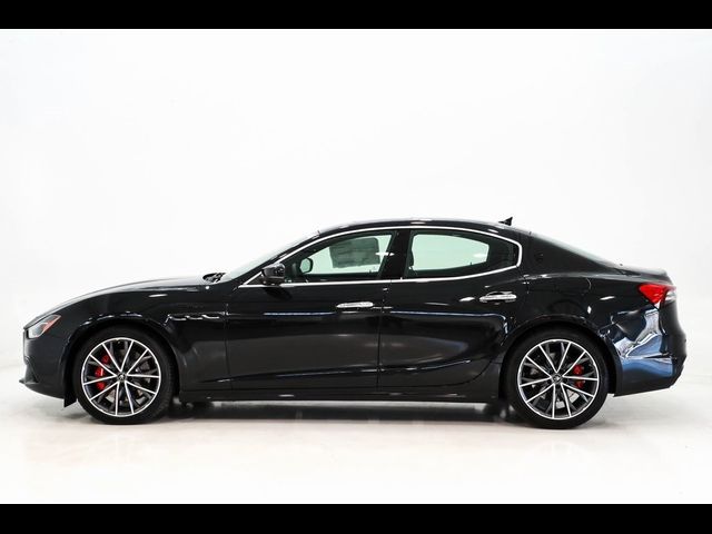 2023 Maserati Ghibli Modena Q4