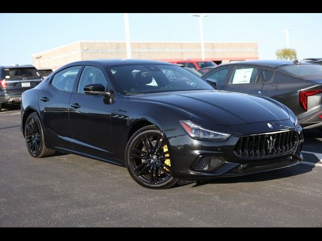 2023 Maserati Ghibli Modena Q4