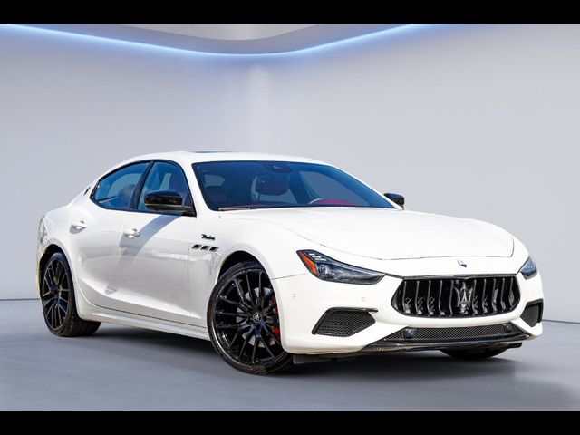 2023 Maserati Ghibli Modena Q4