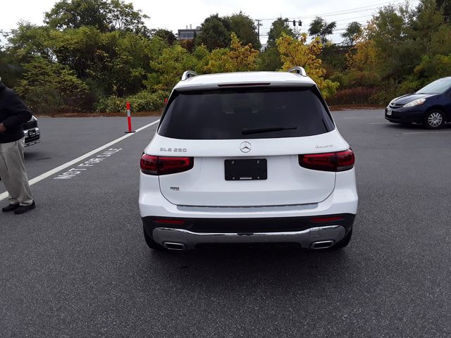 2023 Mercedes-Benz GLB 250