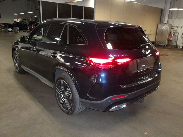 2023 Mercedes-Benz GLC 300