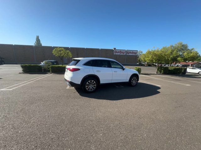 2023 Mercedes-Benz GLC 300