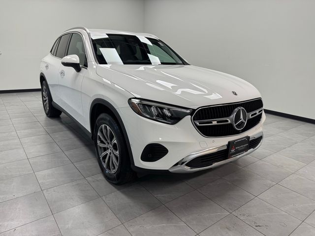 2023 Mercedes-Benz GLC 300