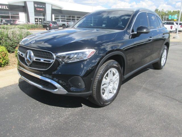 2023 Mercedes-Benz GLC 300