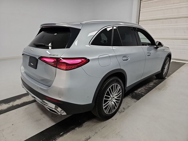 2023 Mercedes-Benz GLC 300