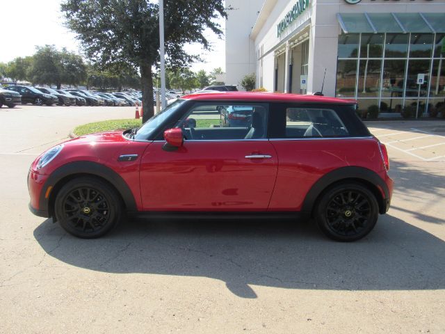 2023 MINI Hardtop 2 Door Cooper SE Signature