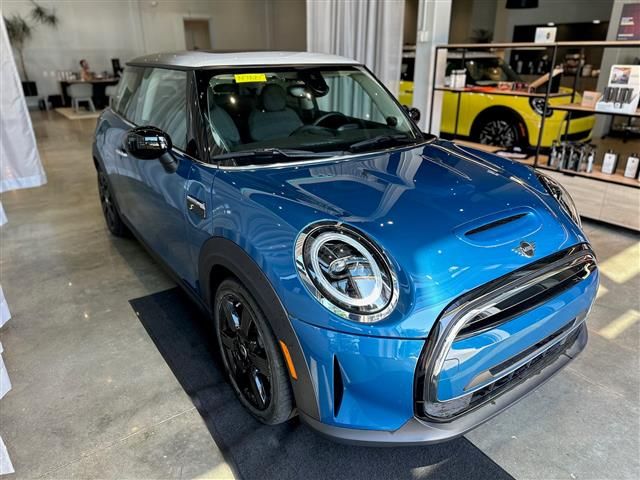 2023 MINI Cooper Hardtop SE