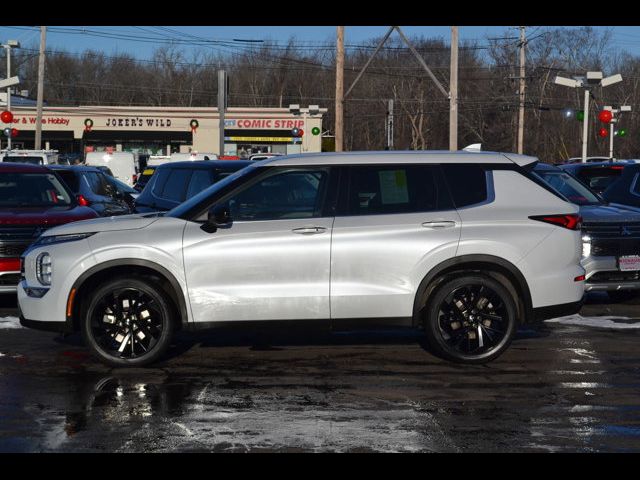 2023 Mitsubishi Outlander SE Black Edition