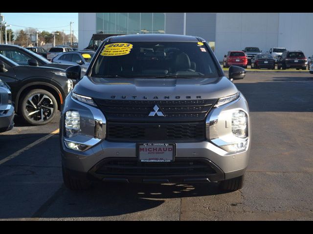 2023 Mitsubishi Outlander SE Black Edition