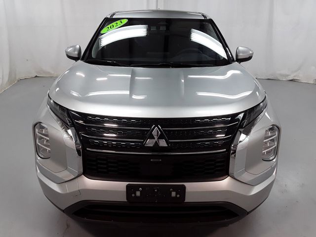 2023 Mitsubishi Outlander ES