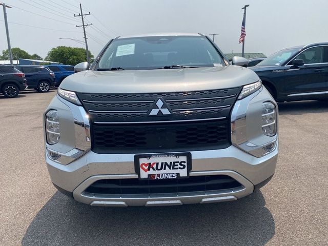 2023 Mitsubishi Outlander SE
