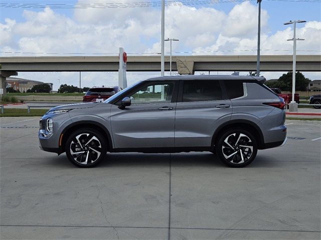 2023 Mitsubishi Outlander SE