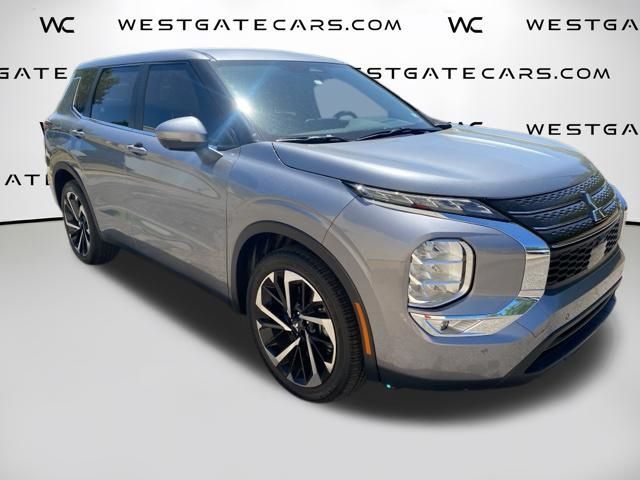 2023 Mitsubishi Outlander SE