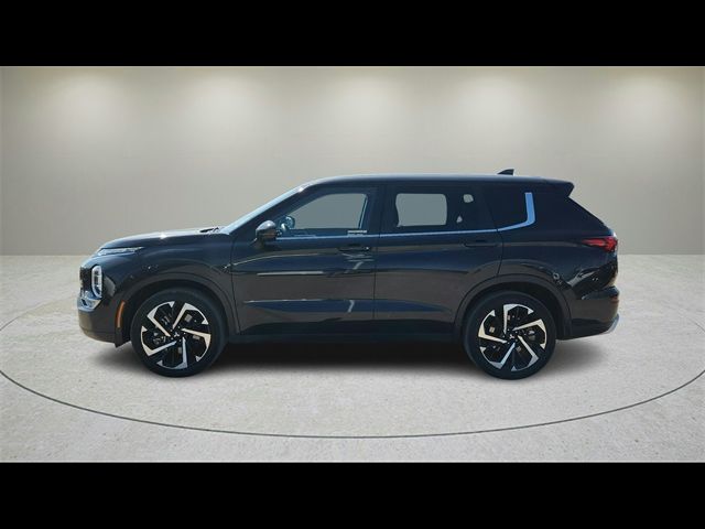 2023 Mitsubishi Outlander SE