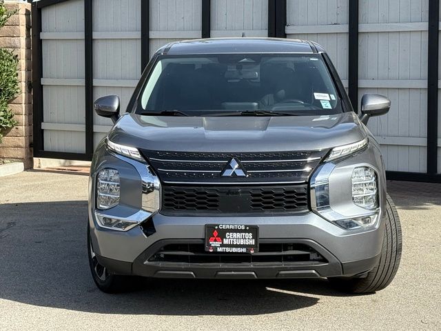 2023 Mitsubishi Outlander 