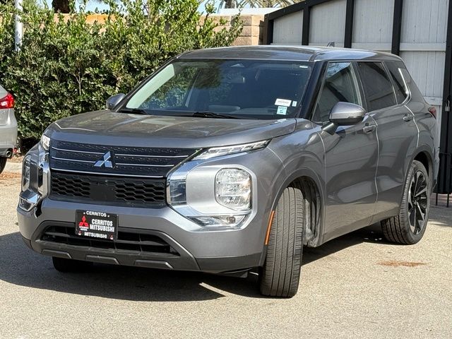 2023 Mitsubishi Outlander 