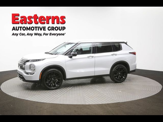 2023 Mitsubishi Outlander SE Special Edition