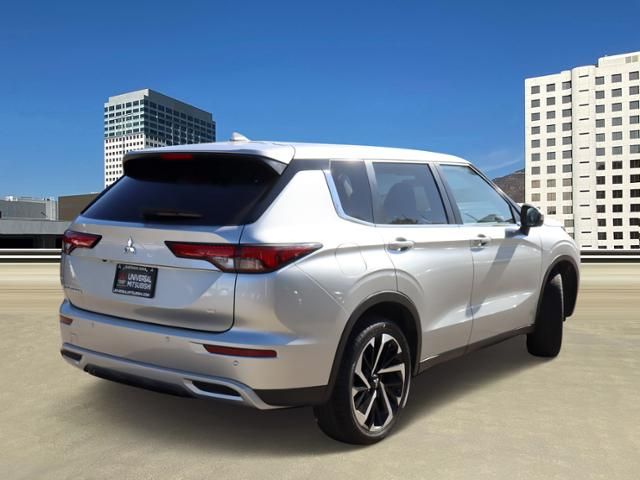 2023 Mitsubishi Outlander SE