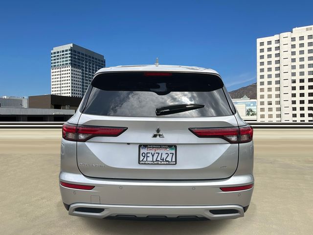 2023 Mitsubishi Outlander SE