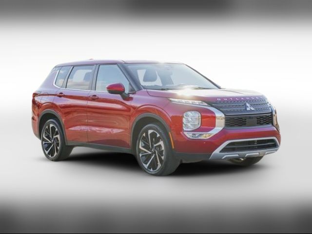 2023 Mitsubishi Outlander SE