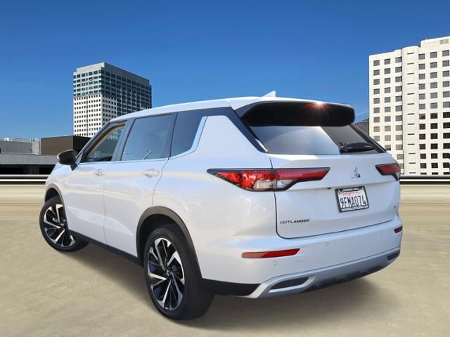 2023 Mitsubishi Outlander SE