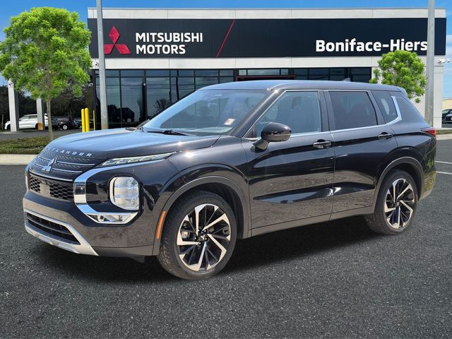 2023 Mitsubishi Outlander SE