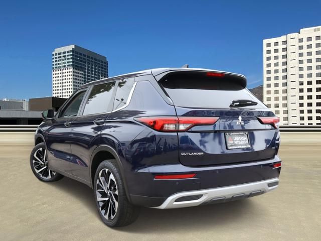 2023 Mitsubishi Outlander SE