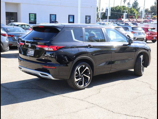 2023 Mitsubishi Outlander SE