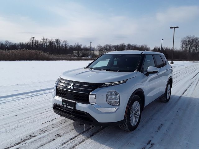 2023 Mitsubishi Outlander ES