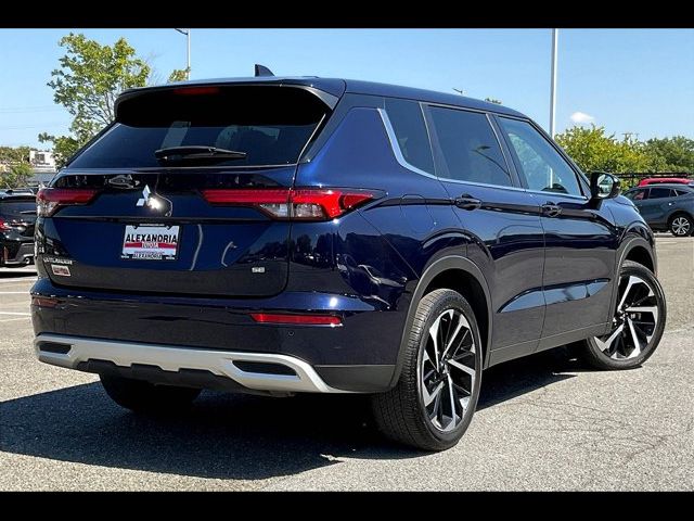 2023 Mitsubishi Outlander SE