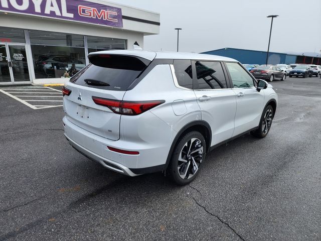 2023 Mitsubishi Outlander SE