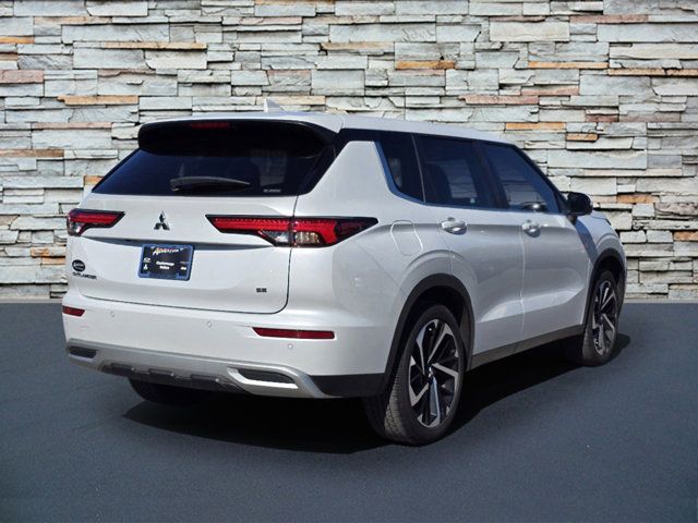 2023 Mitsubishi Outlander SE